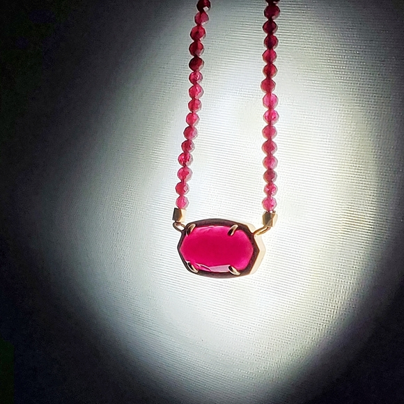 Kendra Scott Beaded Elisa Necklace in Maroon Jade - Picture 7 of 8